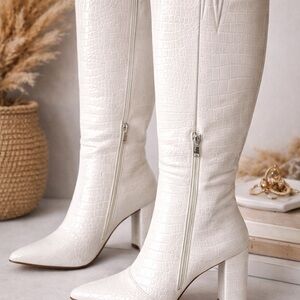 White Faux Croc Knee High Boots Pointed Toe 8.5 🔥 CLOSET CLEAROUT 🔥 / NEED GONE